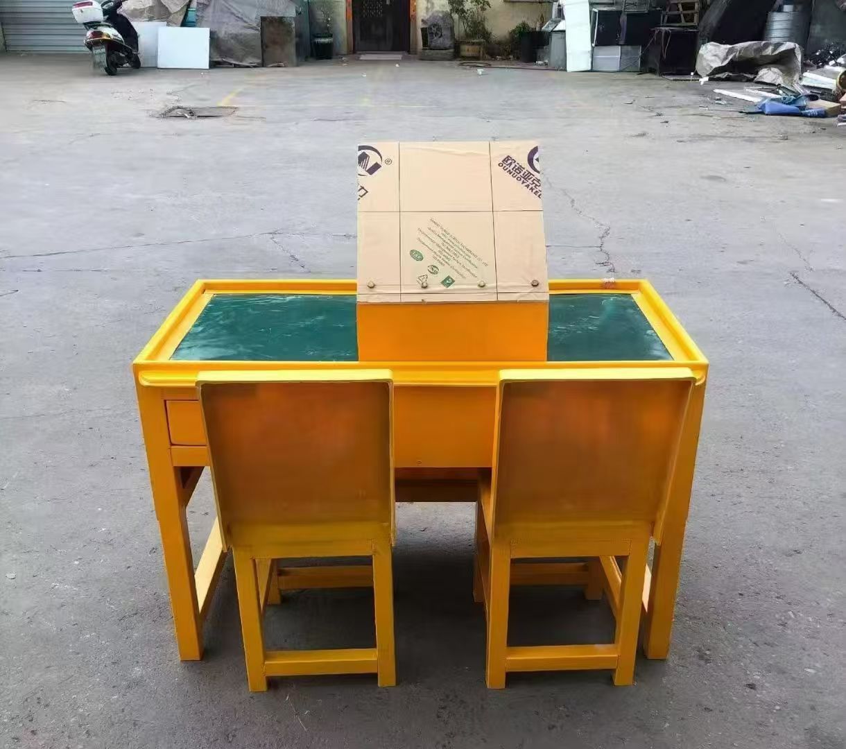 柳城防静电导通桌井下煤矿火工品发放桌：危险品流转的安全守护者